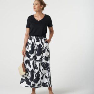 Goondiwindi Cotton - Cotton V Neck Tee - Navy